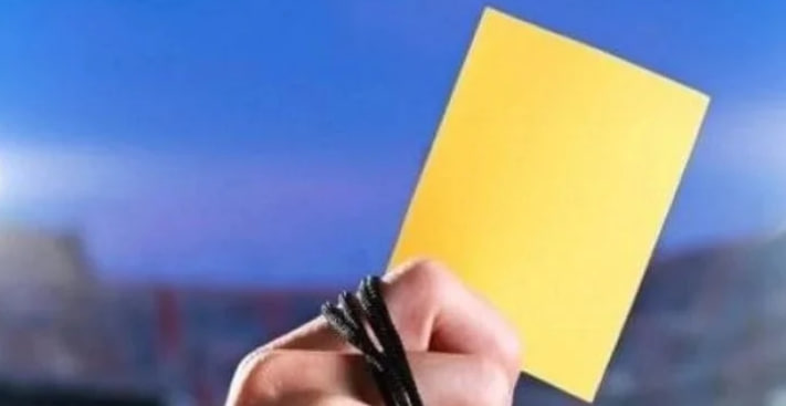 Phân biệt giữa lỗi thẻ vàng và thẻ đỏ