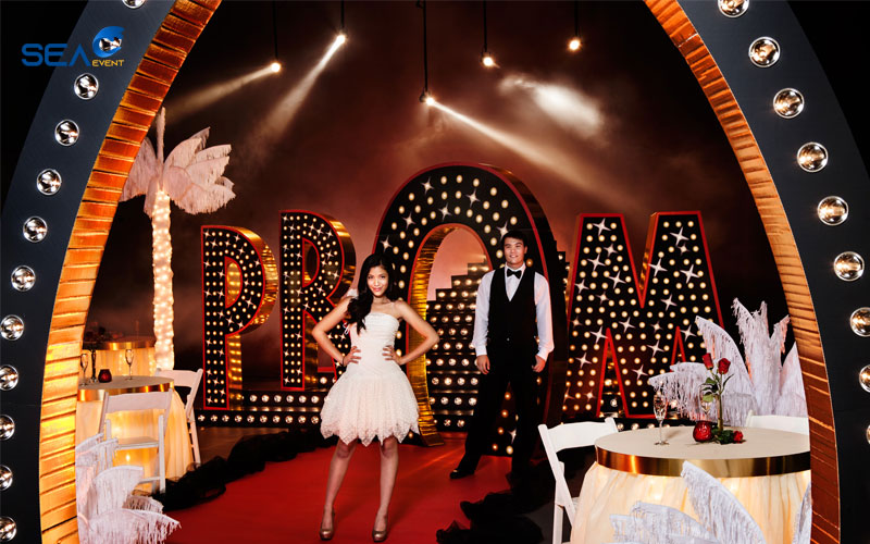 Lên Ý Tưởng Dạ Tiệc Casino： Tạo Không Khí Sang Trọng Đêm Prom