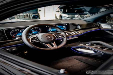 Tại sao xe Mercedes rất phù hợp với nữ giới hiện đại?