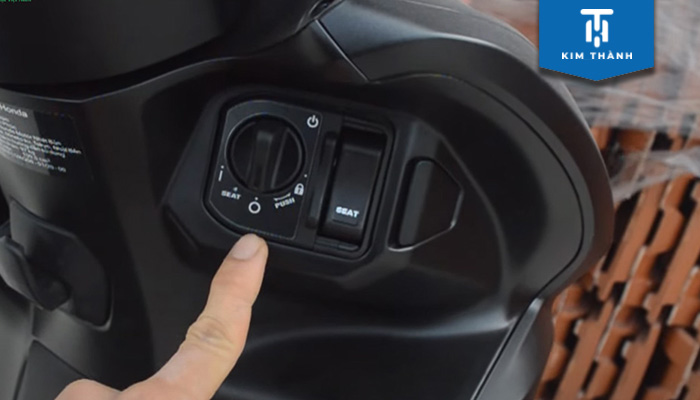 Cách mở cốp xe Vision nhanh chóng và hiệu quả